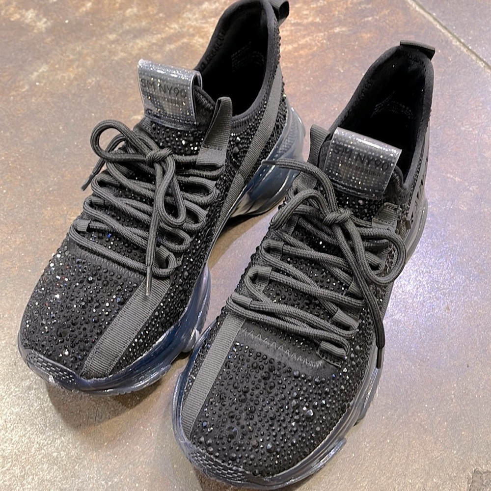 STEVE MADDEN MAXIMA “BLACK MULTI” SNEAKER. BRAND NEW. SIZE 9.0.